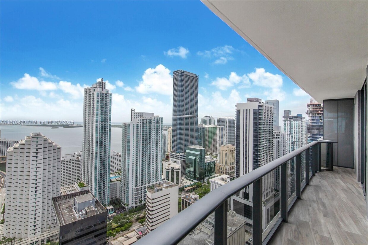 Foto principal - 801 S Miami Ave