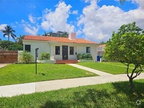 Building Photo - 820 NE 72nd Terrace