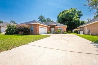 Building Photo - 5931 Hermitage Dr