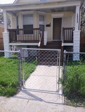 Building Photo - 10922 S Wentworth Ave