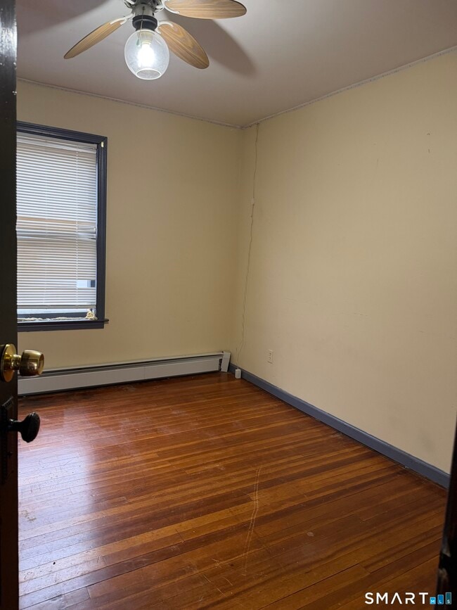 Building Photo - 16 St Lawrence St