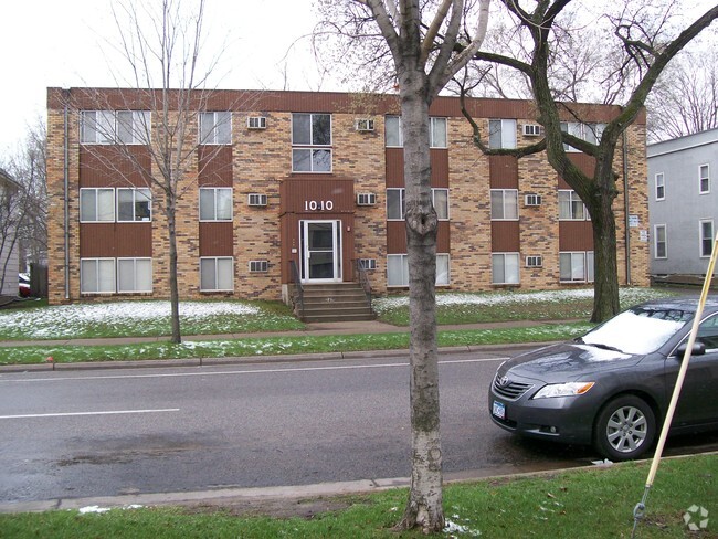Building Photo - 1010 Essex St SE