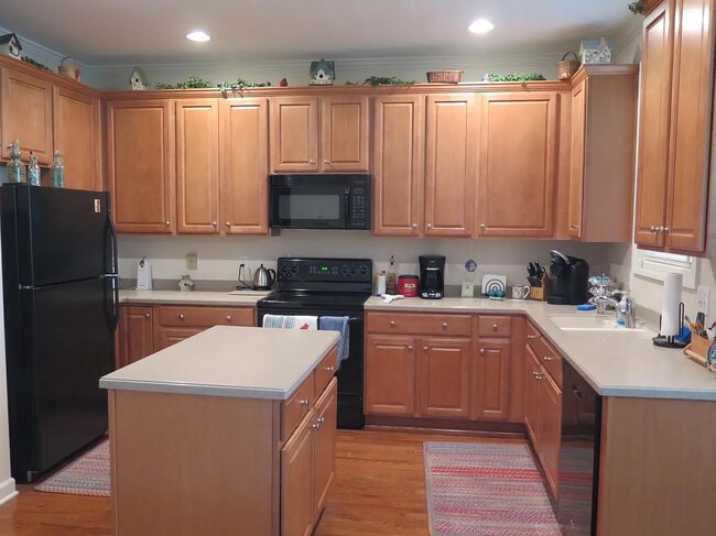 Building Photo - 3645 Edgemont Dr