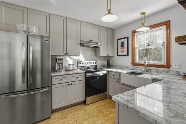 Foto del edificio - 140I Long Hwy