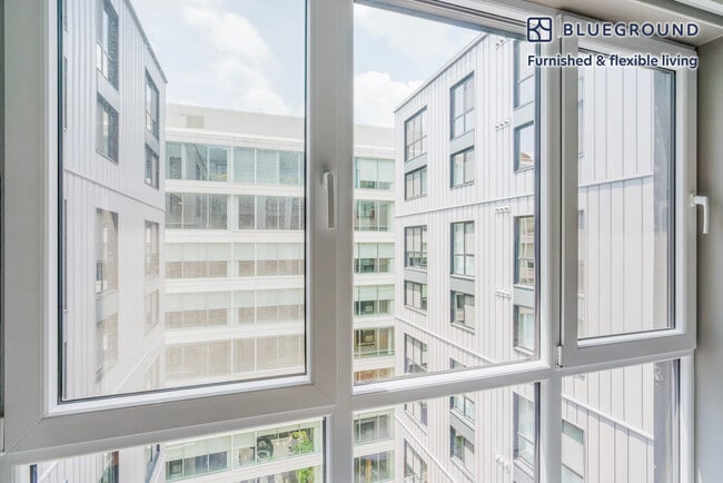 Building Photo - 1313 L St NW