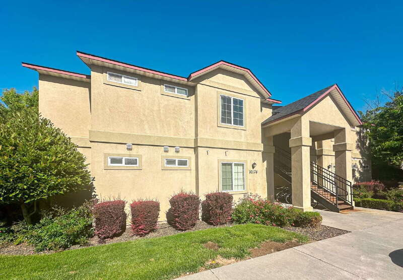 Foto principal - 10174 W Garverdale Ln