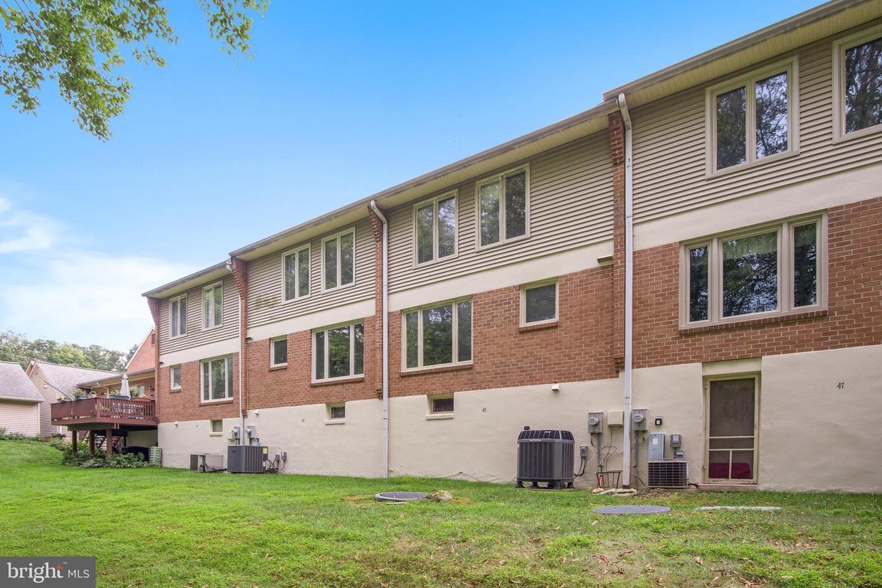 Foto principal - 45 Gunning Ln