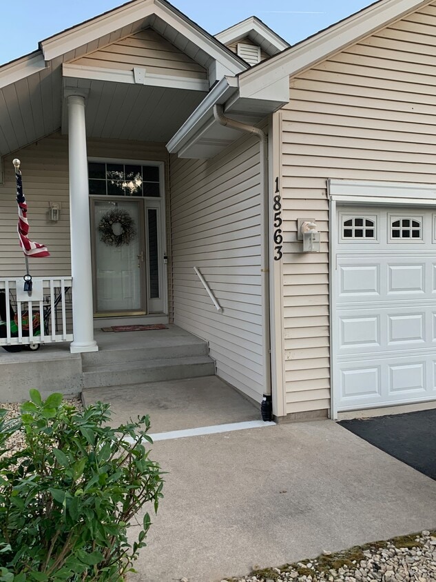 18563 Zane St NW, Elk River, MN 55330 Townhome Rentals in Elk River