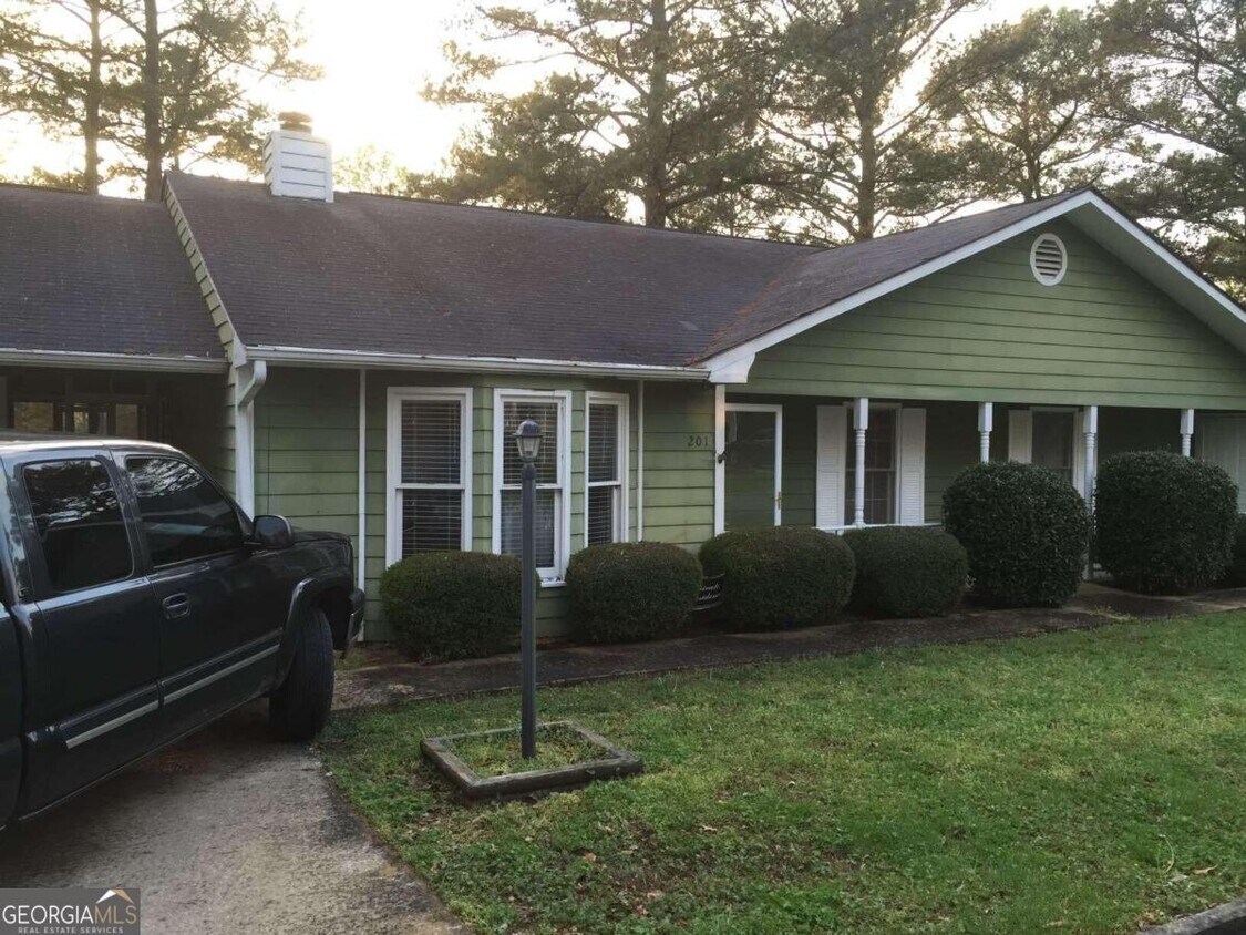 Primary Photo - 201 Turkey Mountain Blvd NE