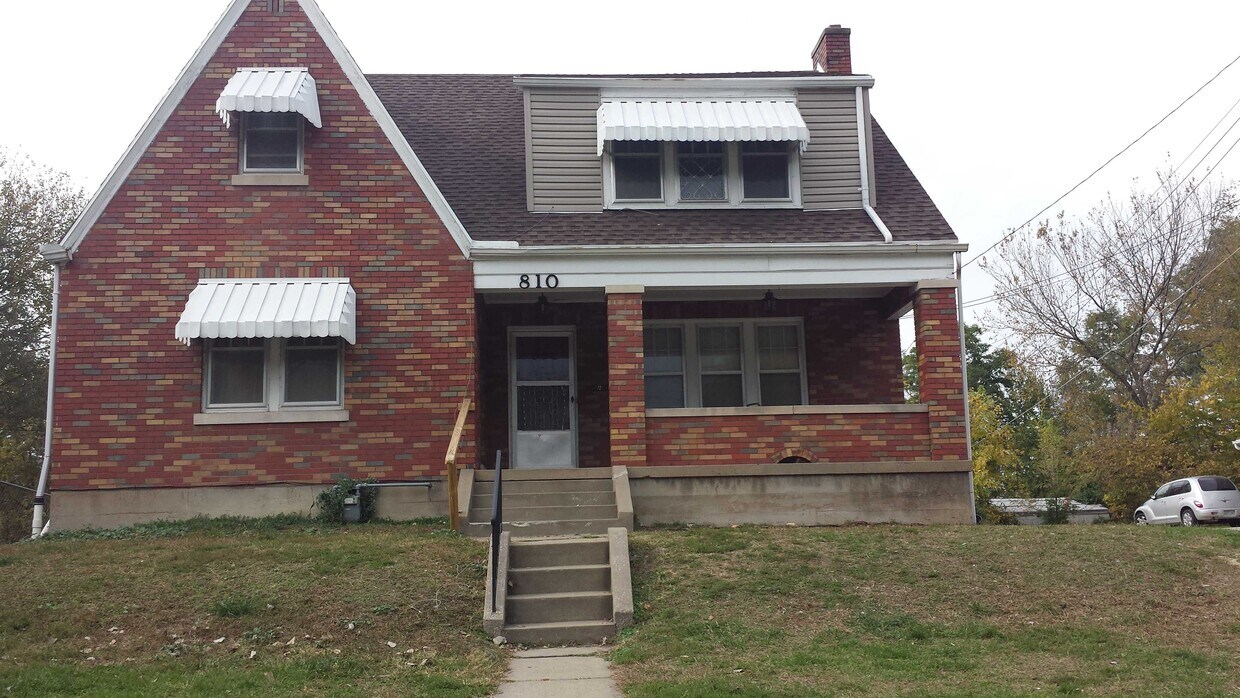Primary Photo - 810 Broadway St