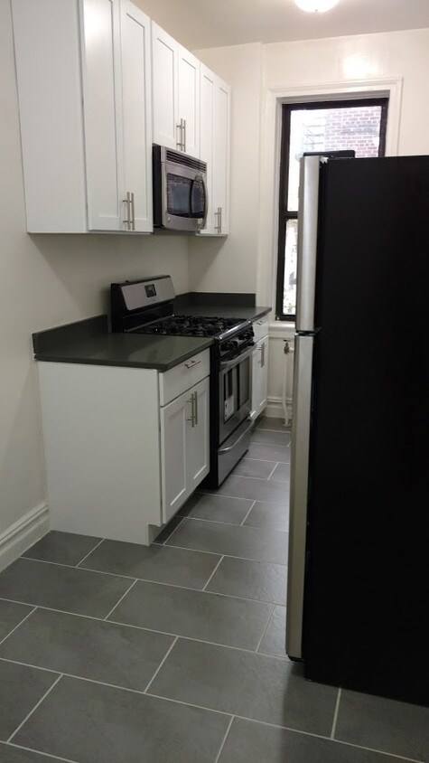 Primary Photo - 1730 E 18th St
