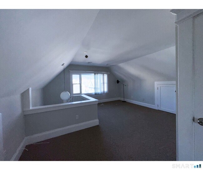 Foto del edificio - 74 Garfield Ave