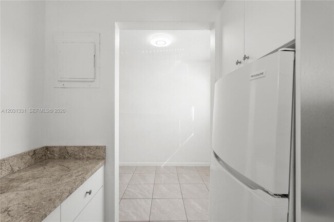 Foto del edificio - 856 SW 10th St