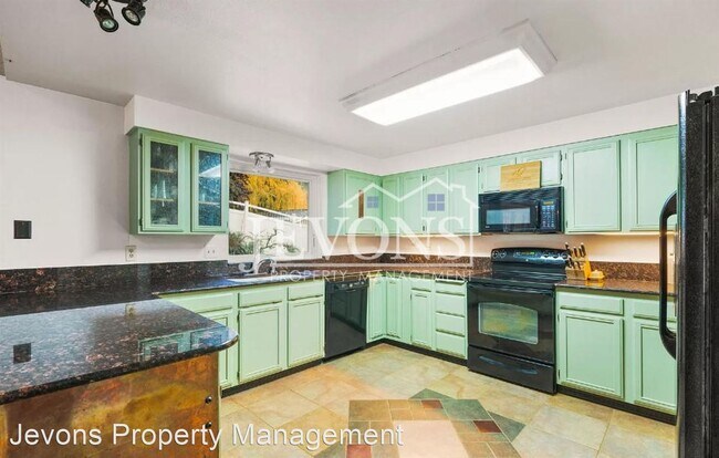 Foto del edificio - 3 br, 3 bath House - 4703 Surrey Ln