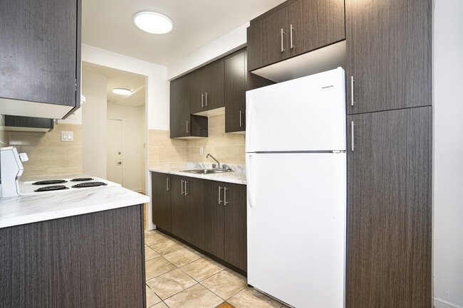 Building Photo - 5320 Avenue Bourret