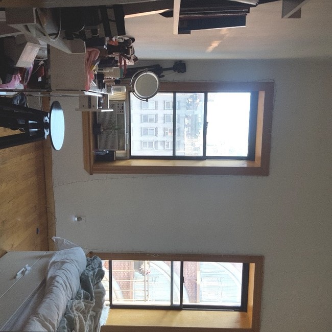 Building Photo - 154 Mott St
