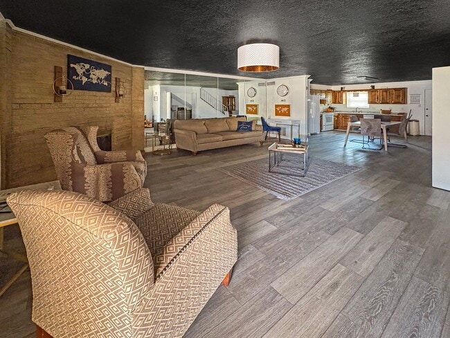 Foto del edificio - 3311 N Vista Dr