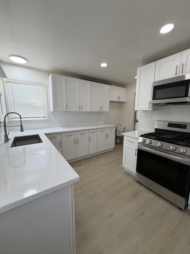 Building Photo - 6869 Marguerita Ave