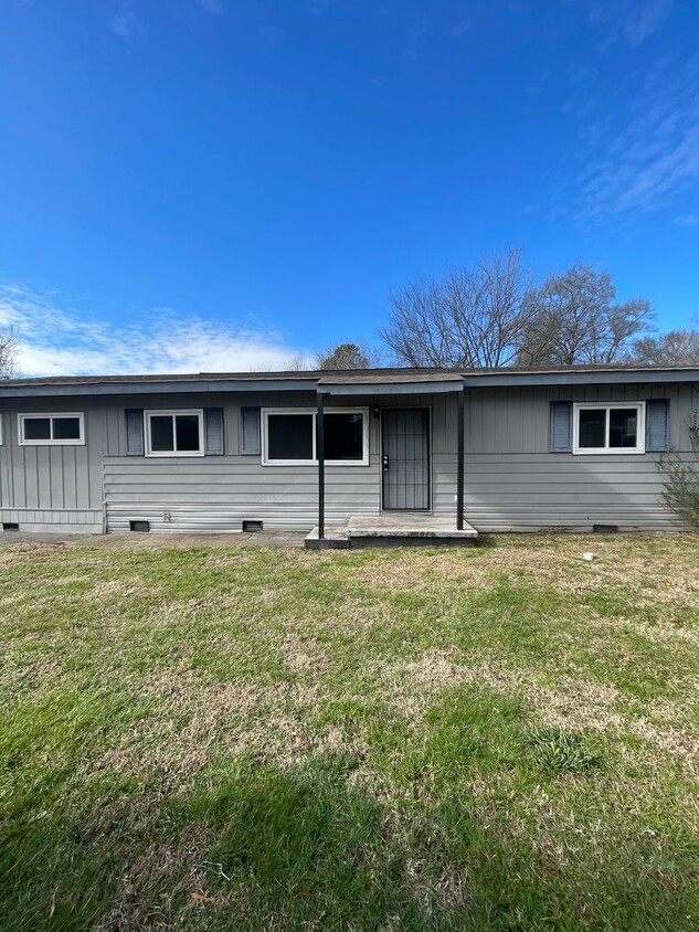 Primary Photo - 4 Bedroom 2 Bathroom Home