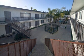 Building Photo - 20445 Saticoy St