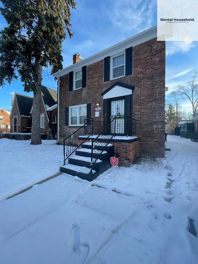 Foto del edificio - Beautiful 4 Bedroom Colonial Home Coming Soon-Section 8 ONLY