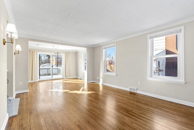 Foto del edificio - 2063 Inchcliff Rd