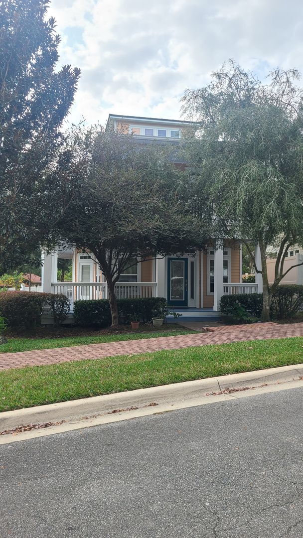 Foto del edificio - Stunning 4 Bedroom 4 bathroom home in Hilc...