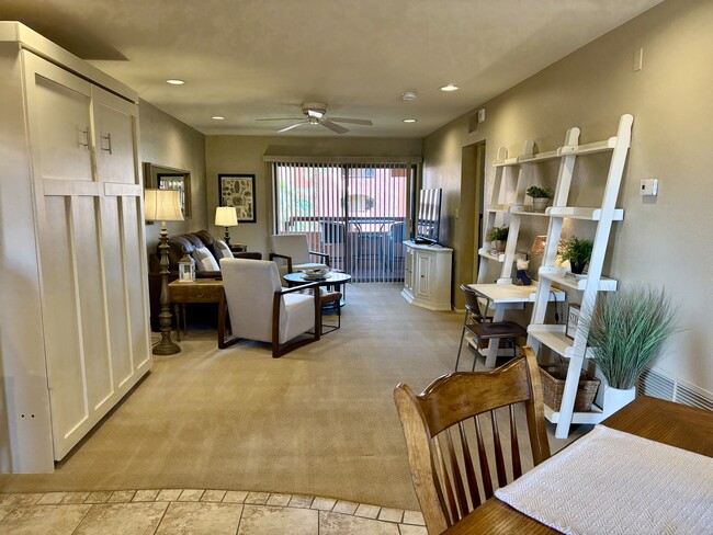 Building Photo - 12222 N Paradise Village Pkwy W