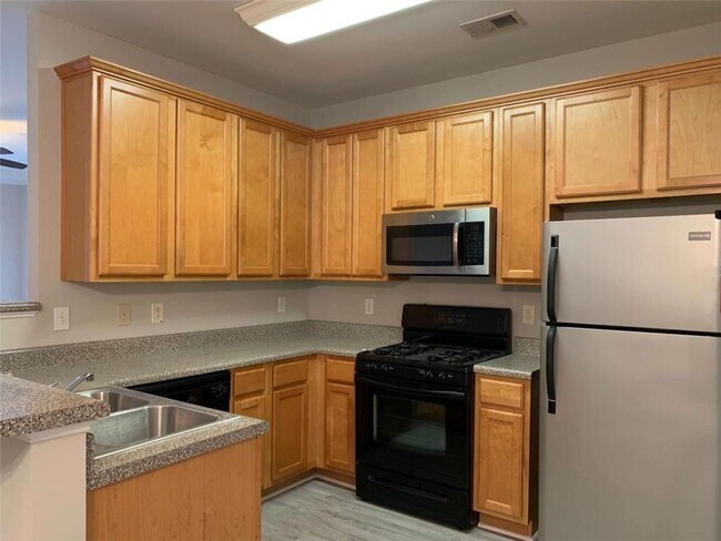 Building Photo - 1743 Heights Cir