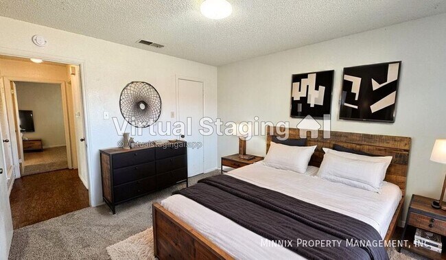 Foto del edificio - 8208 Vernon Ave