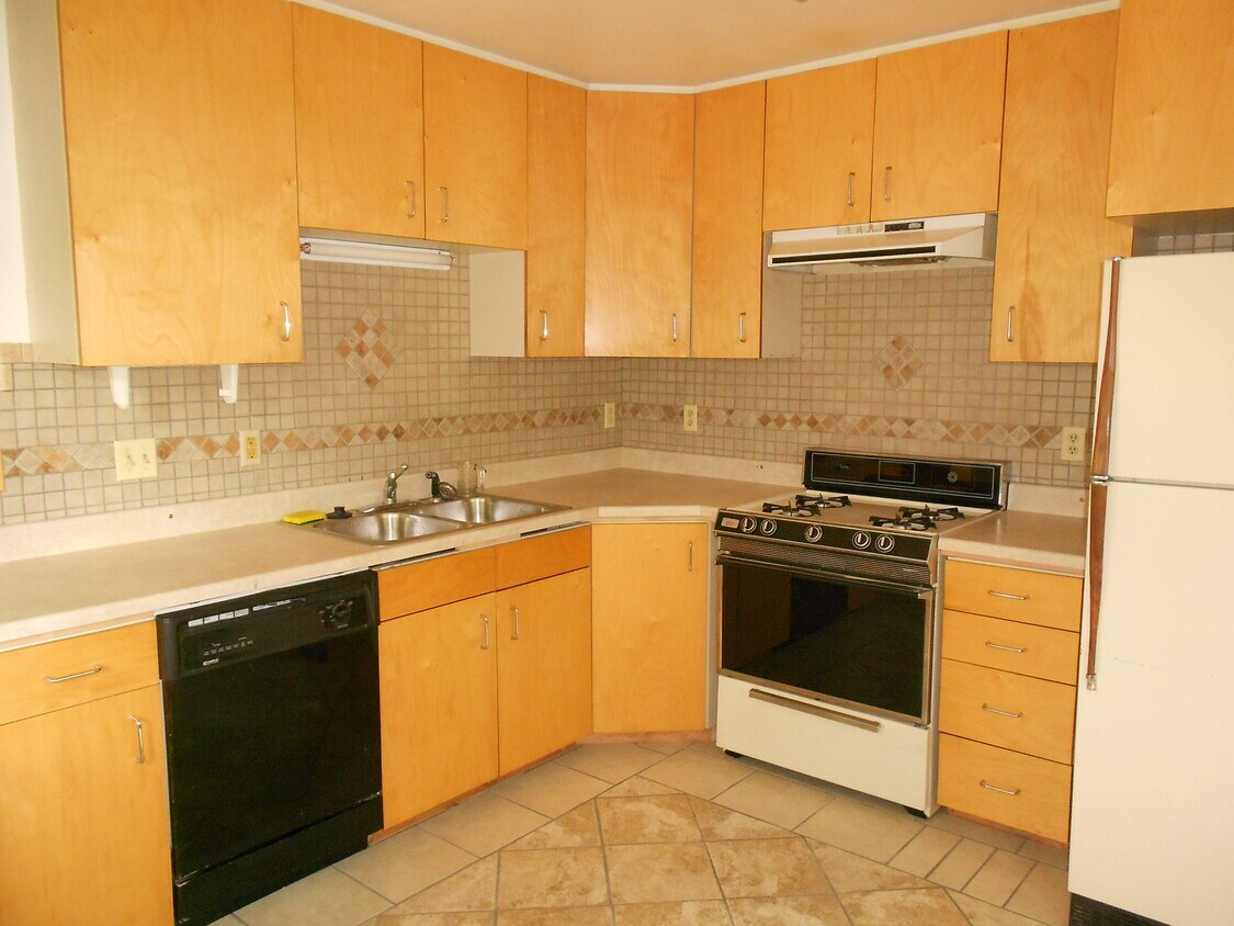 2242 Walnut St Unit Apartment A, Boulder, CO 80302 Apartments in Boulder, CO