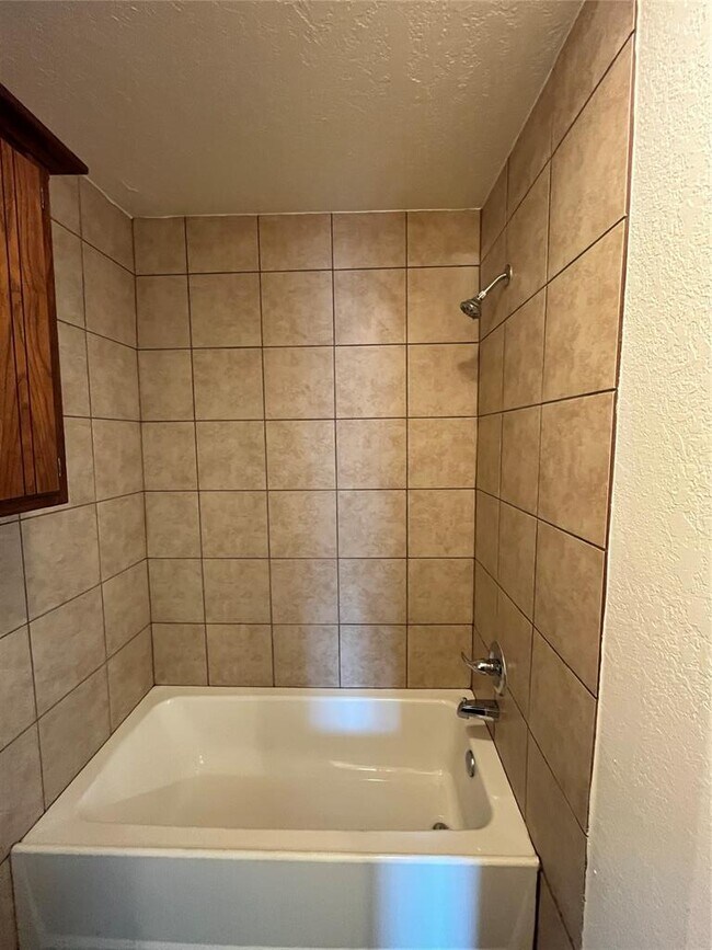 Foto del edificio - 1901 E Lindsey St