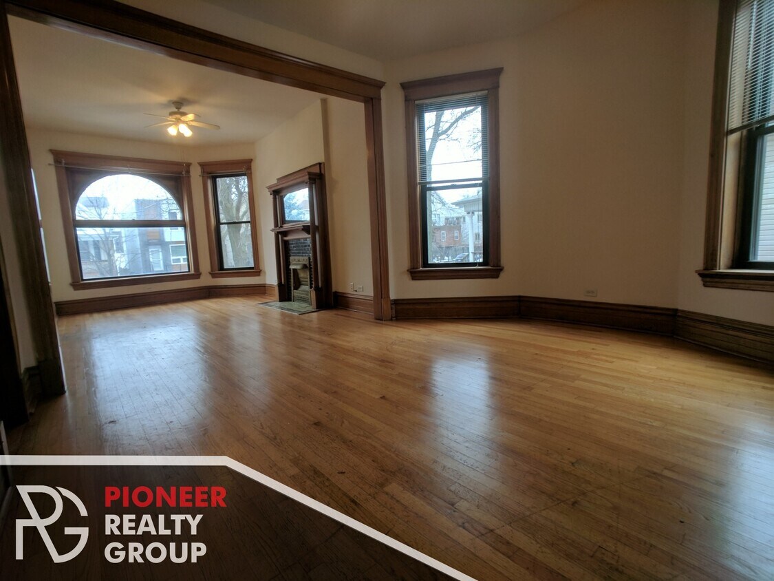 Foto principal - 2120 N Whipple St