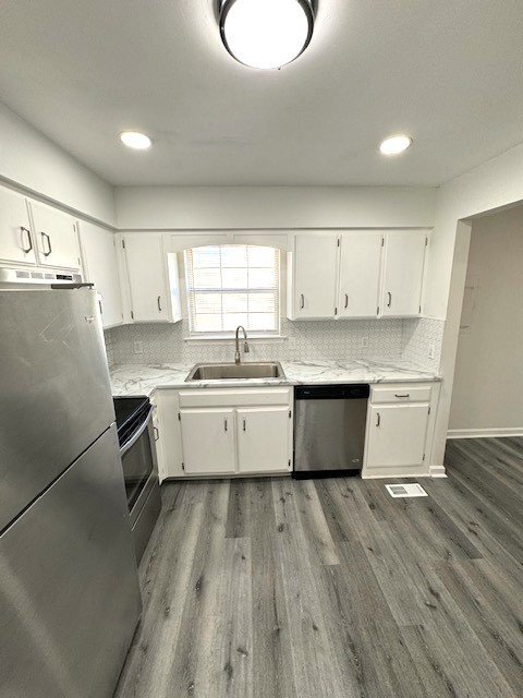 Building Photo - Fully Remodeled 3BR/2BA Townhome