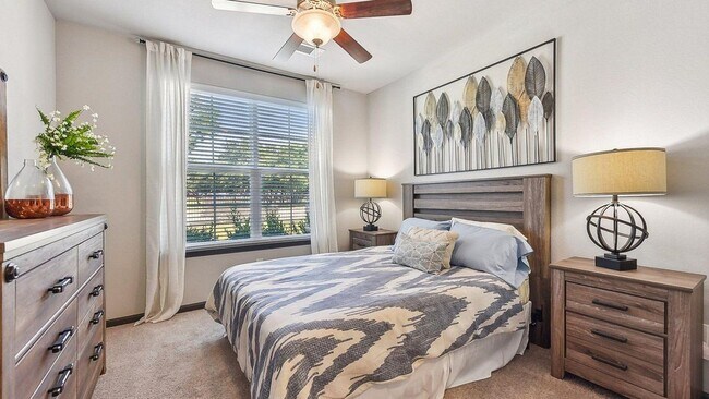 Foto del edificio - 9725 N Lake Creek Pkwy