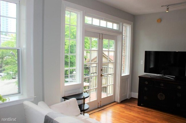 Foto del edificio - 908 Juniper St NE