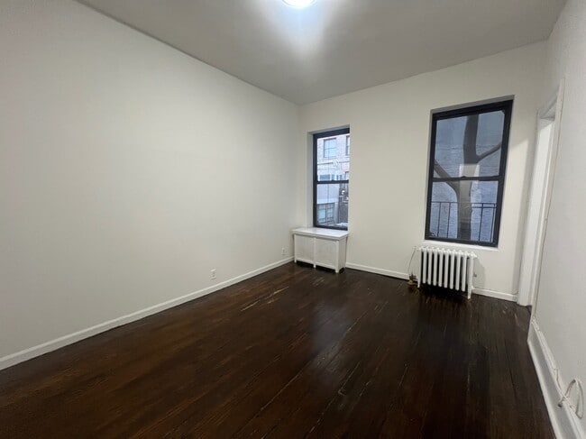 Building Photo - 159 E 55th St
