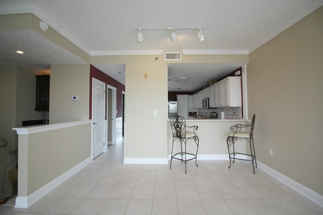 Building Photo - 321 Bream Ave