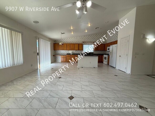 Foto del edificio - 9907 West Riverside Avenue