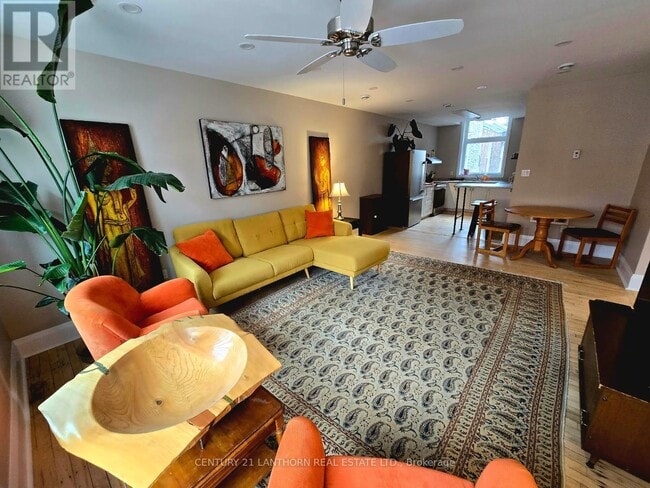 Building Photo - 266 Front St