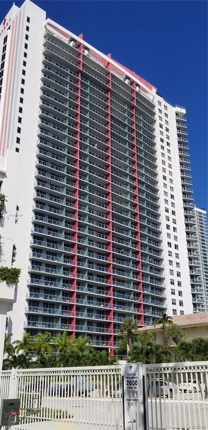 Primary Photo - 2600 E Hallandale Beach Blvd