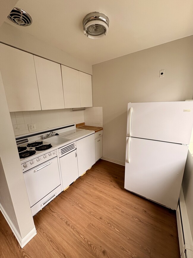 Foto del edificio - Karen Jean Apartments