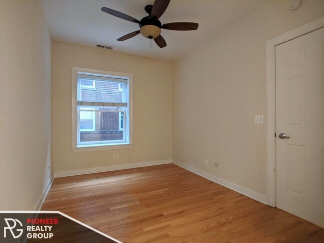 Building Photo - 3244 N Clifton Ave