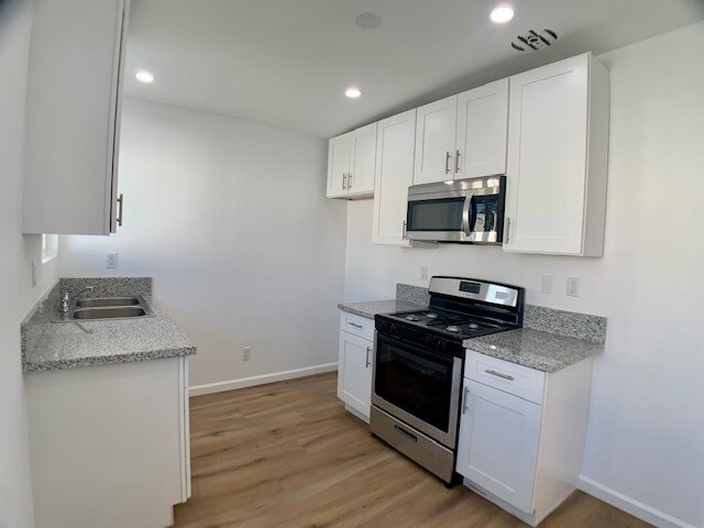 Building Photo - 1148 E Century Blvd