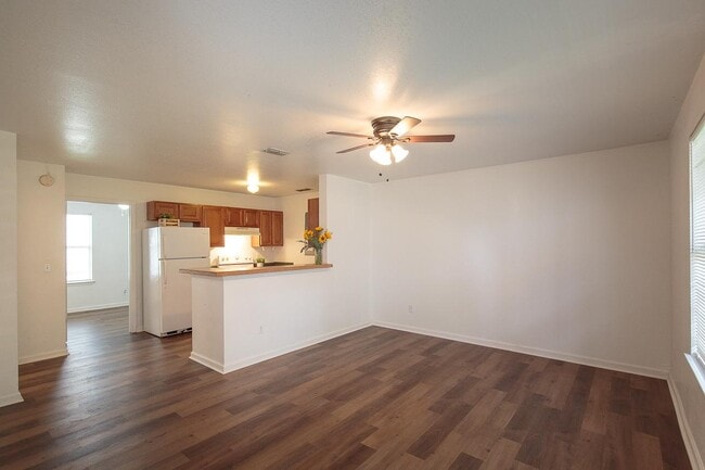 Photo - 726 W Georgia St Apartment