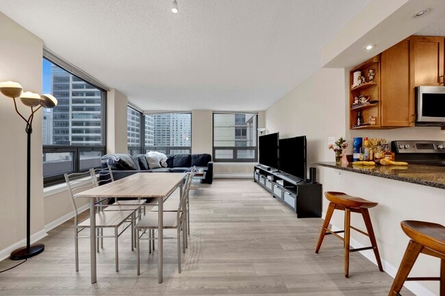 Building Photo - 440 N Wabash Ave