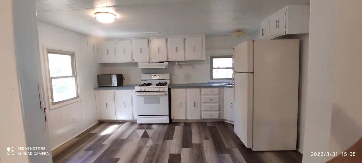 kitchen and dinning area - 199 Goshen St