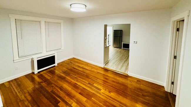 Foto del edificio - 168 Forest Ave
