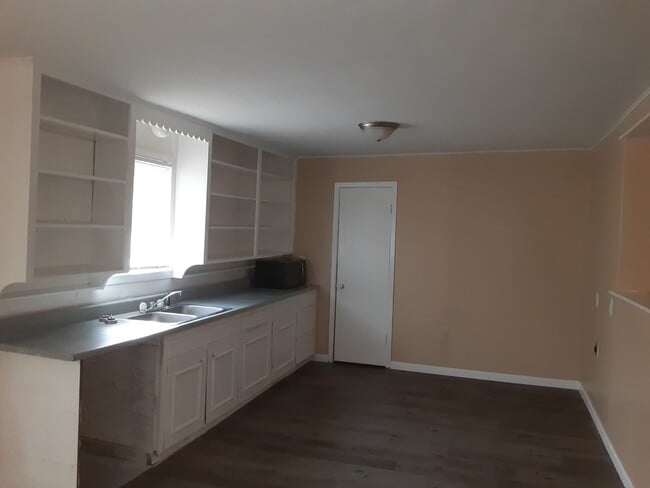 Foto del edificio - 300 E 12th St