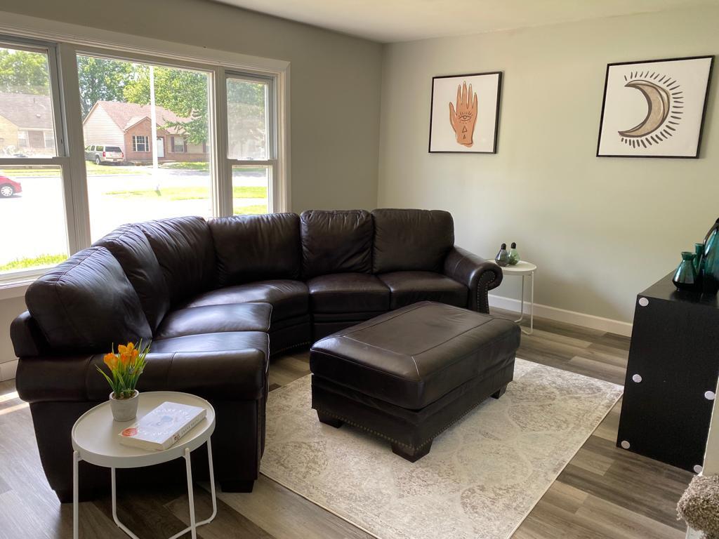 Living room - 18545 E 12 Mile Rd